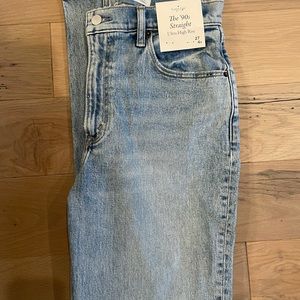 Abercrombie Curve love 90s ultra high rise straight jeans size 27. New with tags